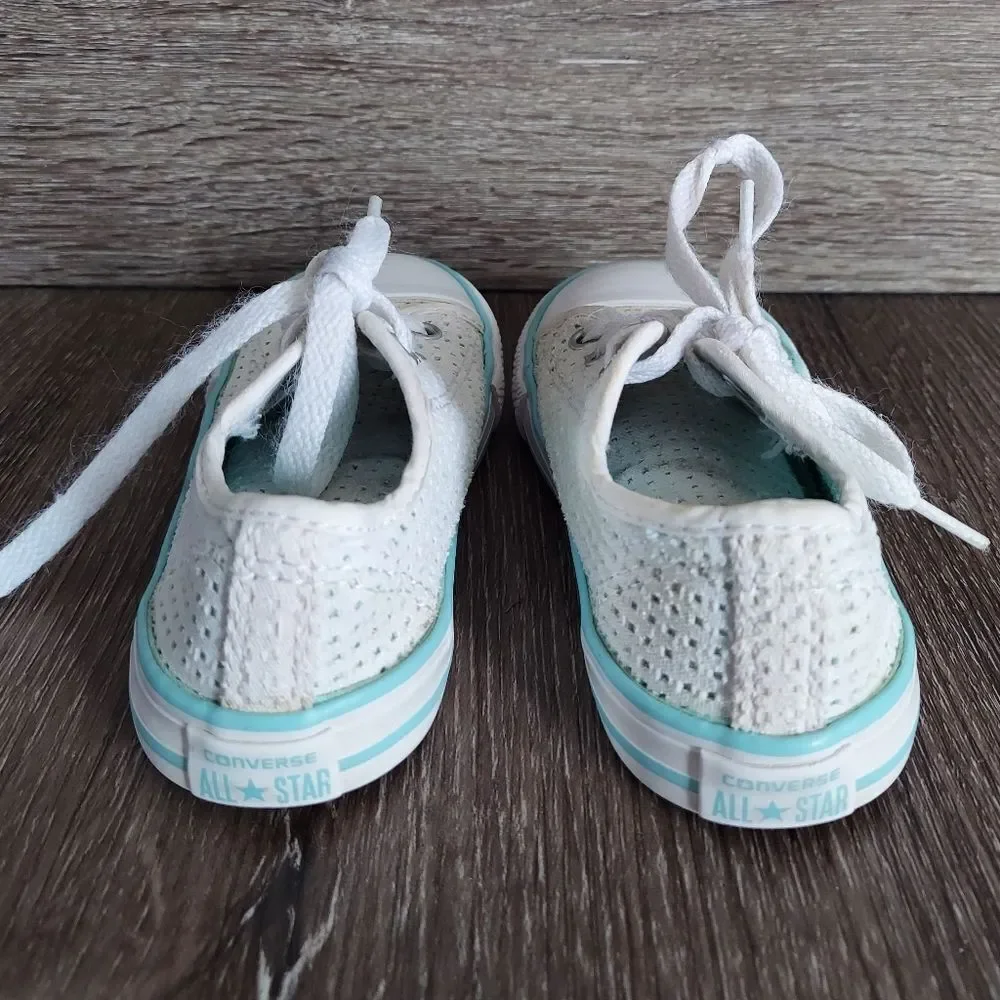 Converse Perforated Low Top Sneaker Size 9
